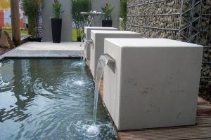 Beton-Gartenbrunnen betonoptik modern Tend Design Brunnen aus Beton