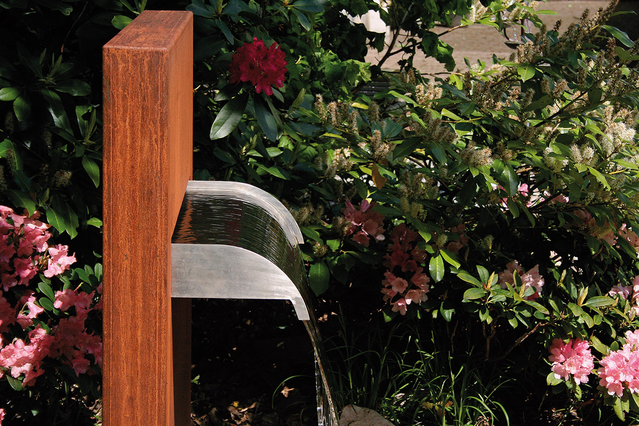 Cortenstahl-Gartenspringbrunnen Wasserfall im Garten Garten-Wasserfall Corten