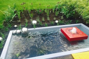 Gartenbrunnen aus Aluminium mit Teichbecken rechteckig Umrandung für Teichbecken