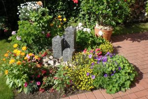 Steinbrunnen Granitbrunnen Gartenbrunnen aus Garnit Brunnen aus Stein