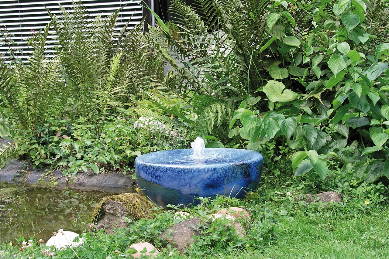 Kleiner Springbrunnen für den Garten Keramik-Gartenbrunnen mit Fontäne Mini-Gartenbrunnen für kleine Gärten