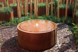 Moderner Gartenbrunnen Cortenstahlbrunnen modern Corten-WAsserspiel WAssertisch moderne Art